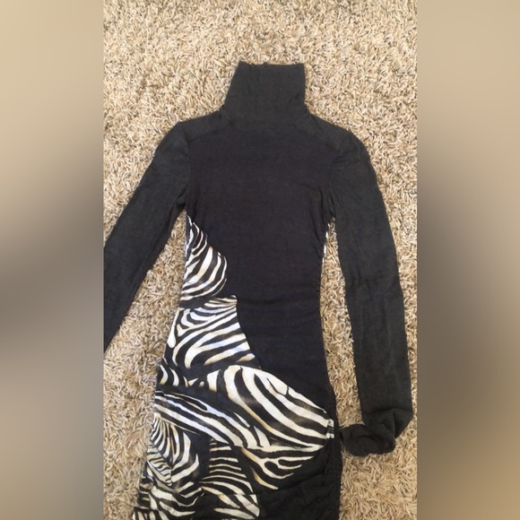 Roberto Cavalli Zebra Pattern Ling Sleeve Dress . Size 38 - Picture 2 of 14